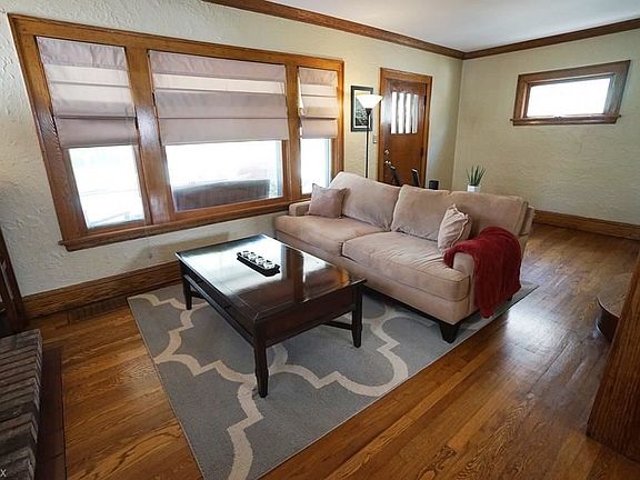5th image of 2052 Elbur Ave