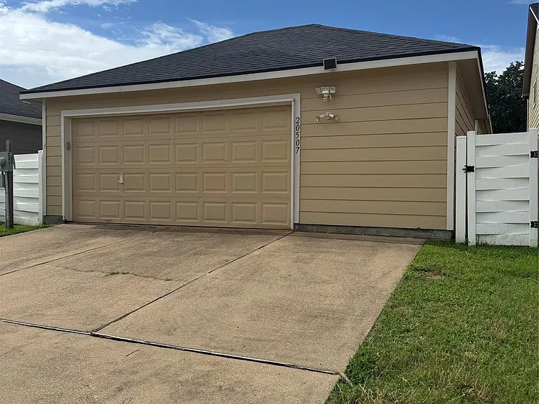 20507 Providence Point Dr — Photo 35