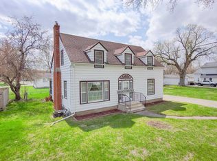 803 E Main St, La Porte City, IA 50651