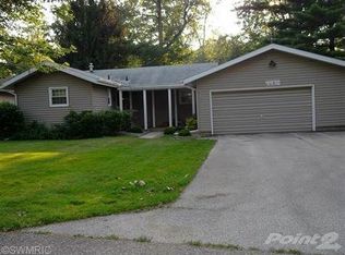 4970 Maple Ct, Coloma, MI 49038
