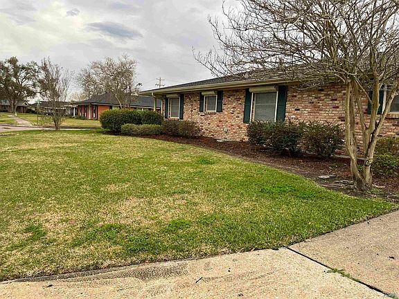 3rd image of 124 Alamo Dr