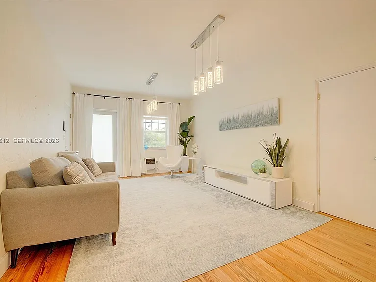 2463 Pine Tree Dr #3 — Photo 10