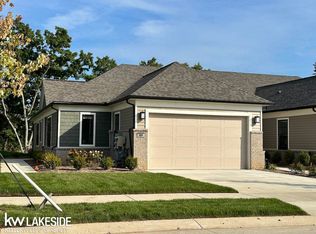 5860 E Windword Dr, Brighton, MI 48116