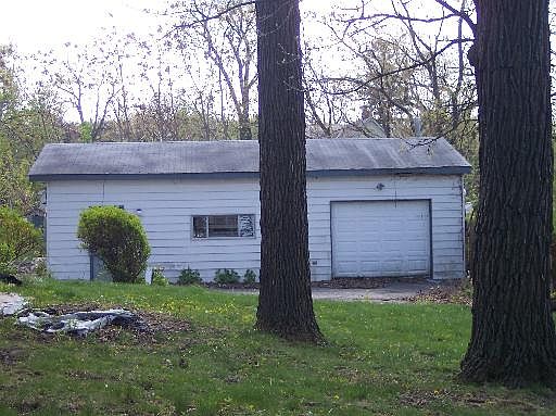 3rd image of 9825 W 144th St