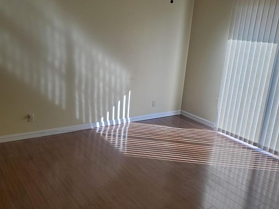 5th image of 3031 S Basswood Cir