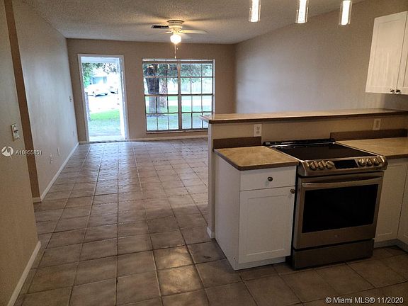3rd image of 395 SE Norfolk Blvd #395