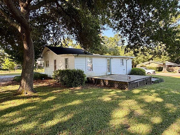 3rd image of 717 Morphy Ave
