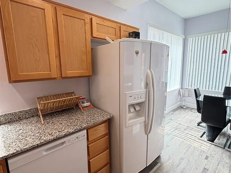 87 E Agate Ave #202 — Photo 27