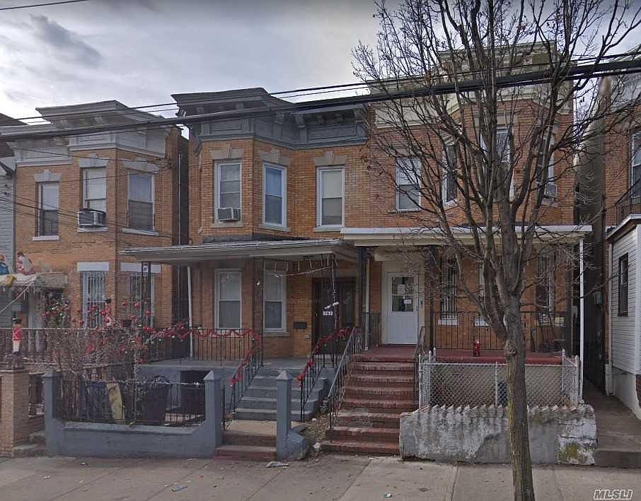 1st image of 3240 102nd St
