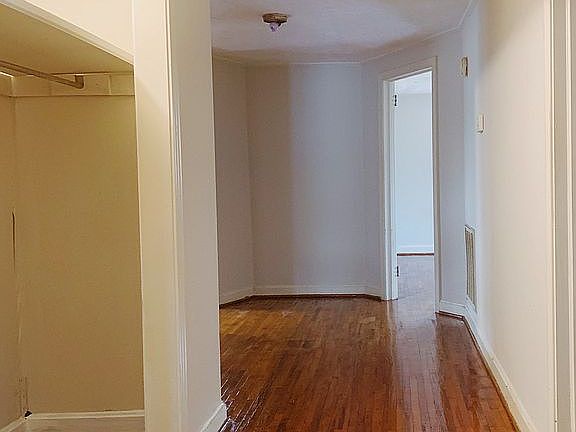 3rd image of 539 Kirk St