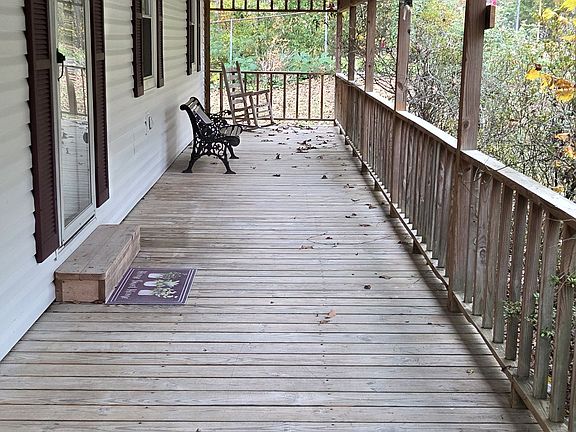 2nd image of 101 Schmitt Ln