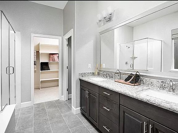5th image of 5919 Roselee Way