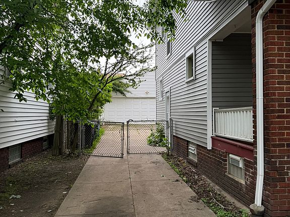 4th image of 1813 Tampa Ave