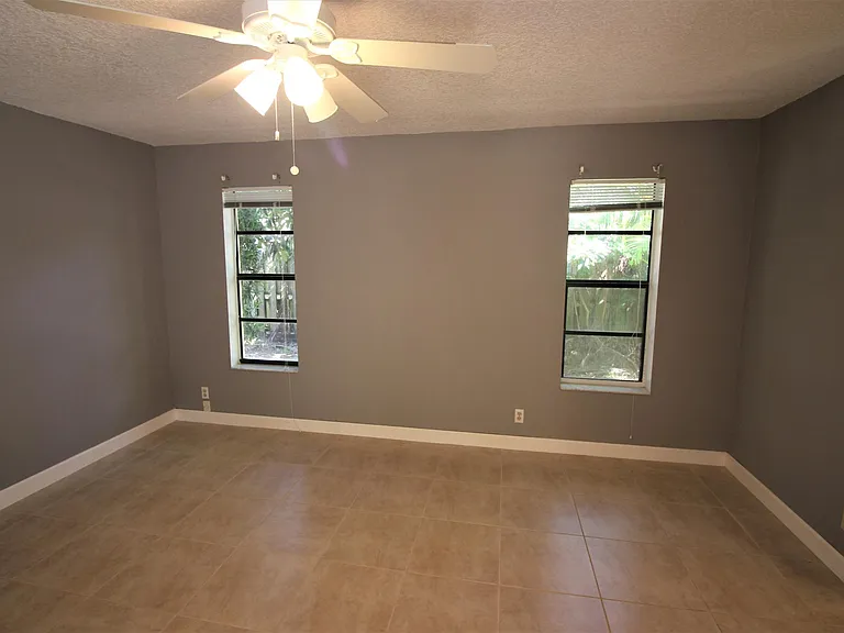434 SW 15th Dr — Photo 14