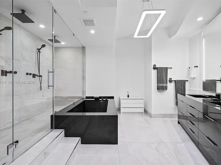 18555 Collins Ave #2105 — Photo 13