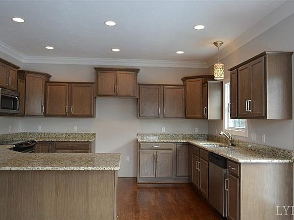 4th image of 1208 Hooper Woods Dr