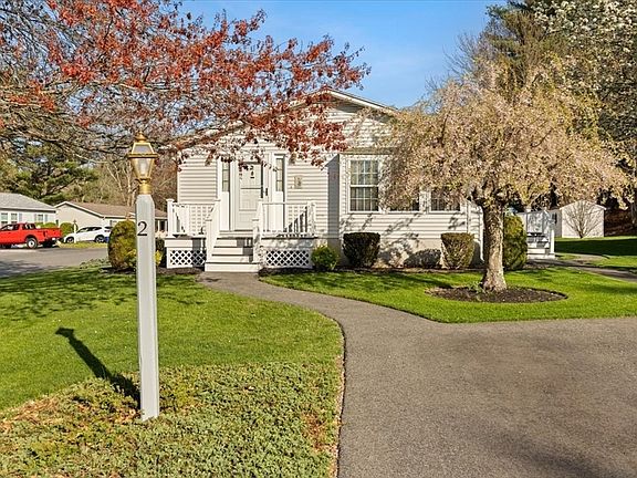 5th image of 2 Ridgewood Cir