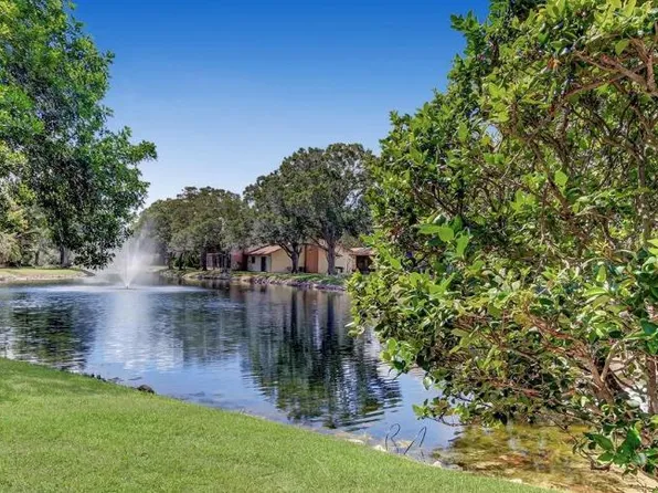 1965 Whitney Way, Clearwater, FL 33760