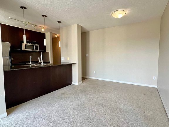 4th image of 2979 Glen Dr #2501