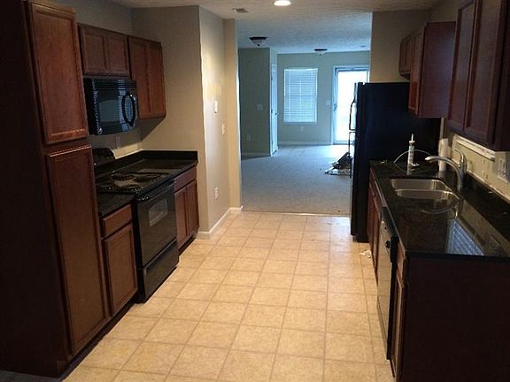 2nd image of 6005 Marsh Cir