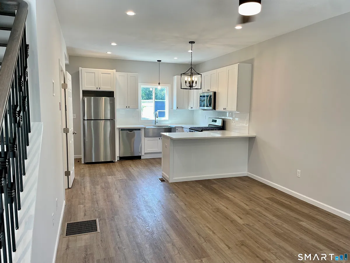 Building Photo - 315 Humphrey St #A