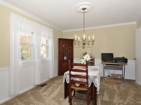 3rd image of 4781 Tapestry Dr
