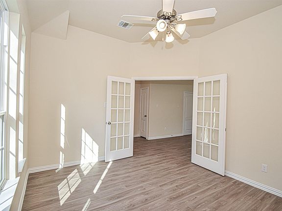 5th image of 18503 Railroad Ave