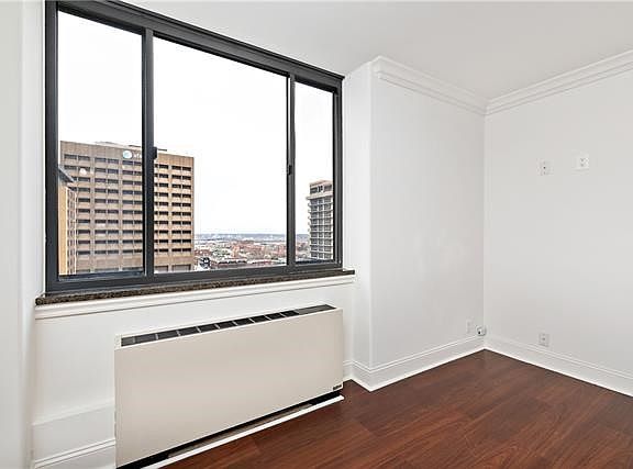 4th image of 700 E 8th St Unit 12-G