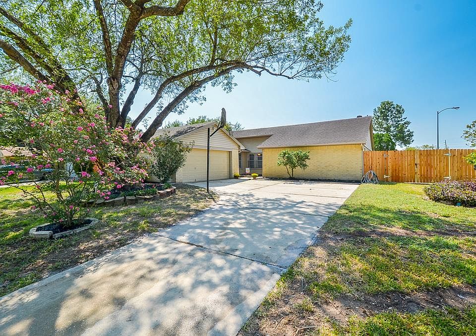 1st image of 14243 Cornelia Dr