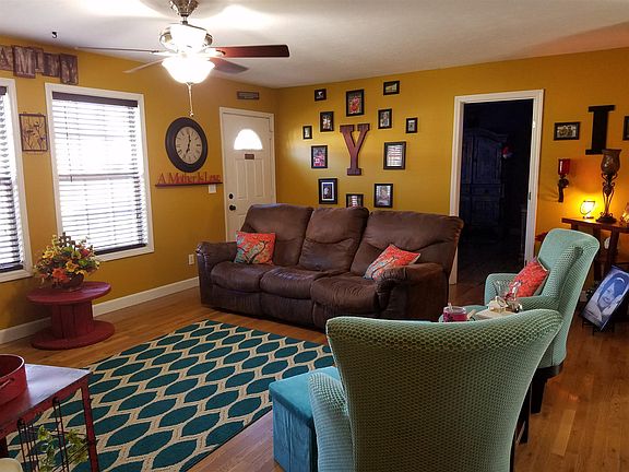 2nd image of 746 Arrowhead Dr