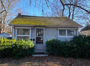 128 Overbrook Ave, Warwick, RI 02889