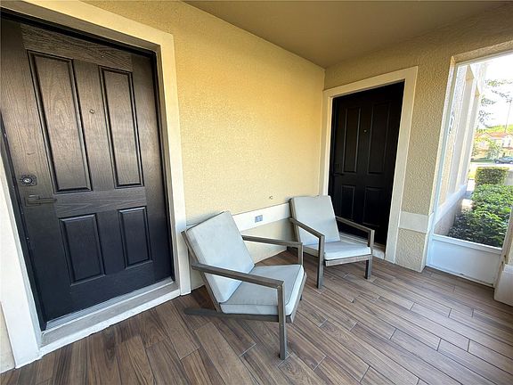 3rd image of 734 Monroe Cir