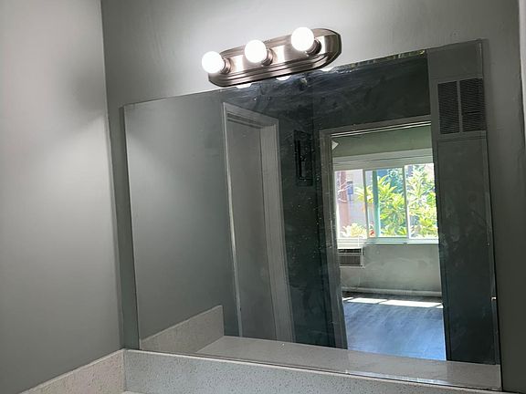 5th image of 1066 N Saint Andrews Pl #107