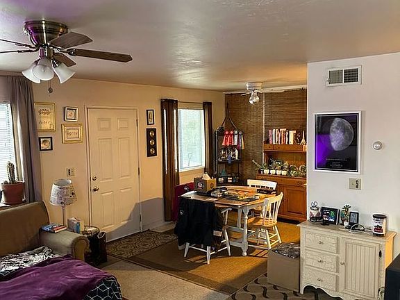 4th image of 100 11th St APT B