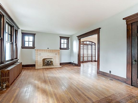 5th image of 3243 Boudinot Ave