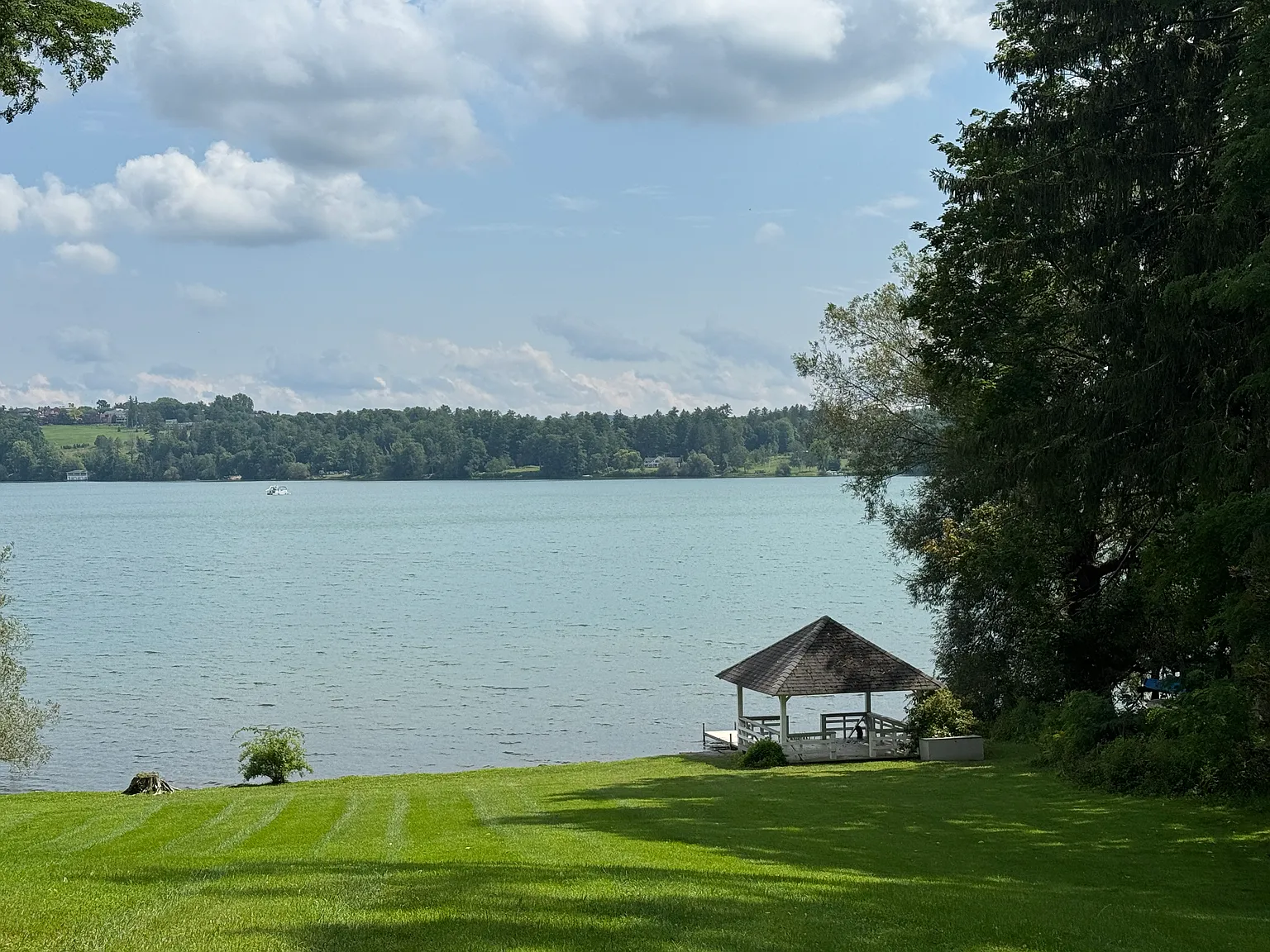 4 bed, 2822 sqft, $8,500 — Photo 3