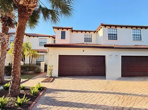 7317 Bristol Cir, Naples, FL 34120