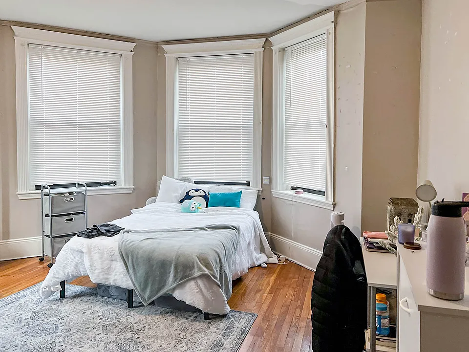 940 Commonwealth Ave #12