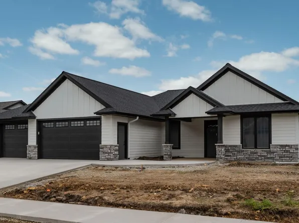 1204 15th St NE, Kasson, MN 55944