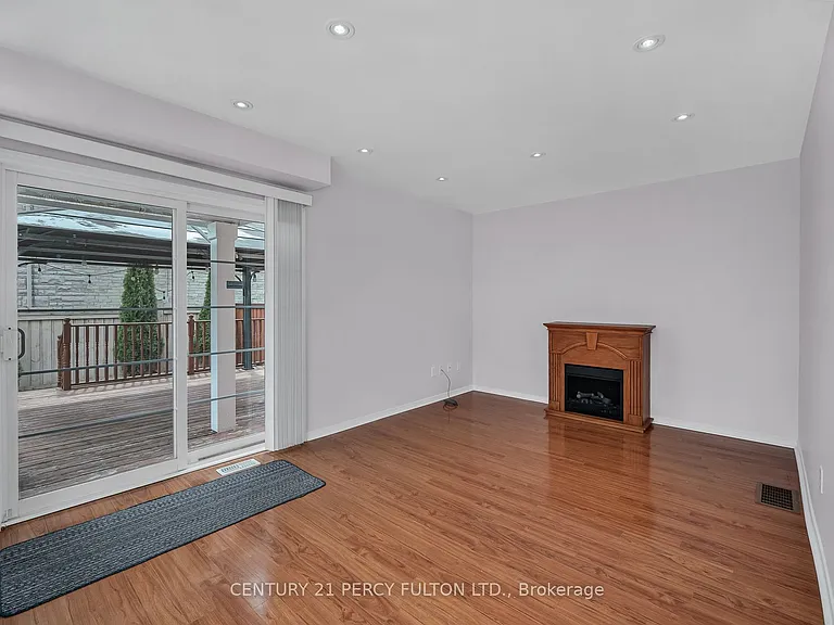 2 Talbotshire St — Photo 6