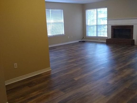 5th image of 130 Pineridge Rd