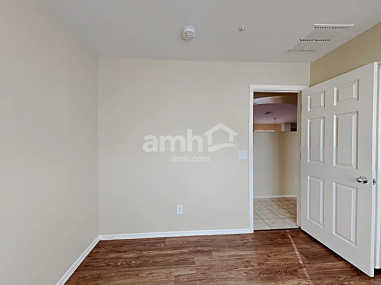 414 S 114th Ave — Photo 13