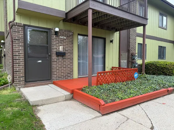1476 W Chateau Vert St, Ypsilanti, MI 48197