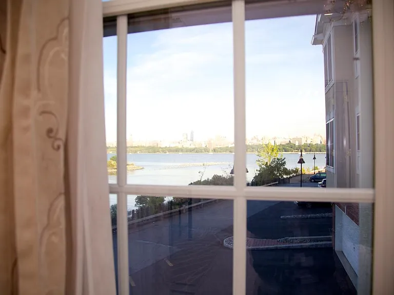 7706 Marine Rd — Photo 14