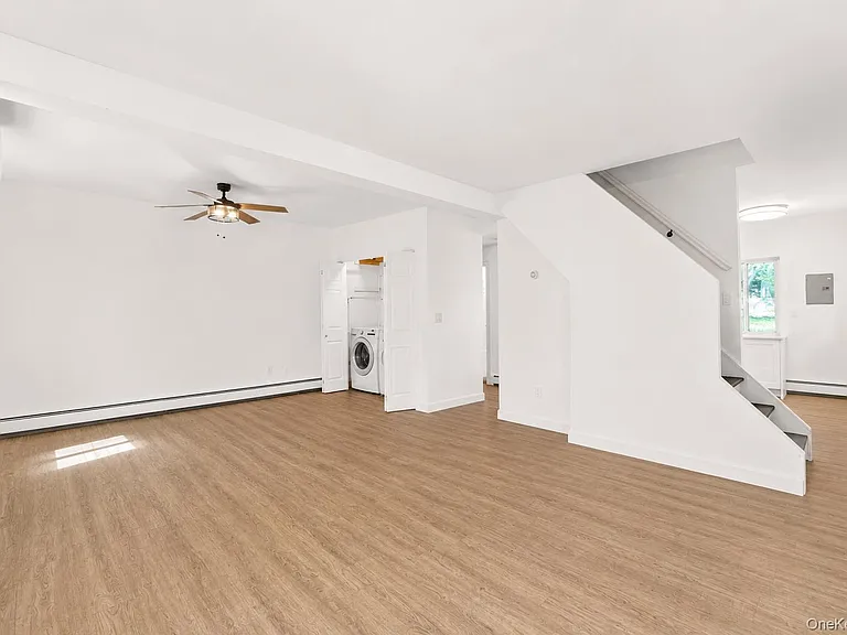 60 Morris Ave — Photo 13