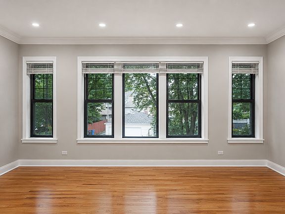 4th image of 3053 N Leclaire Ave #2S