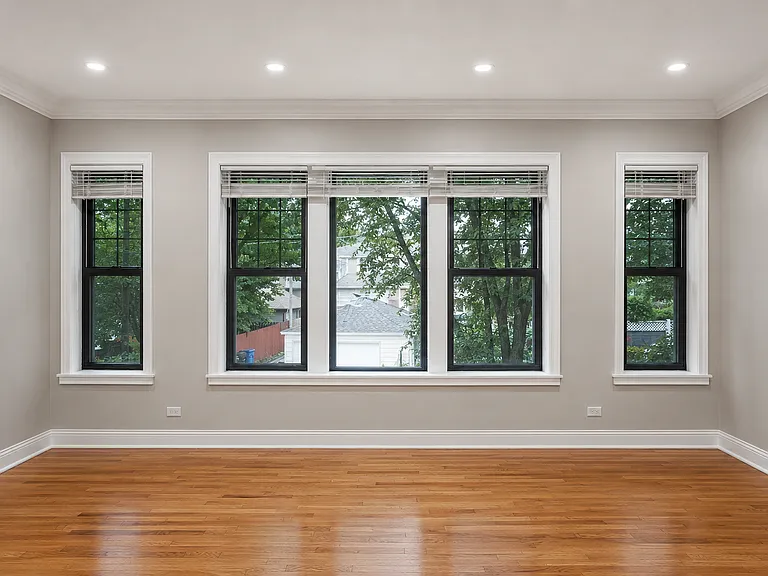 3053 N Leclaire Ave #2S — Photo 4