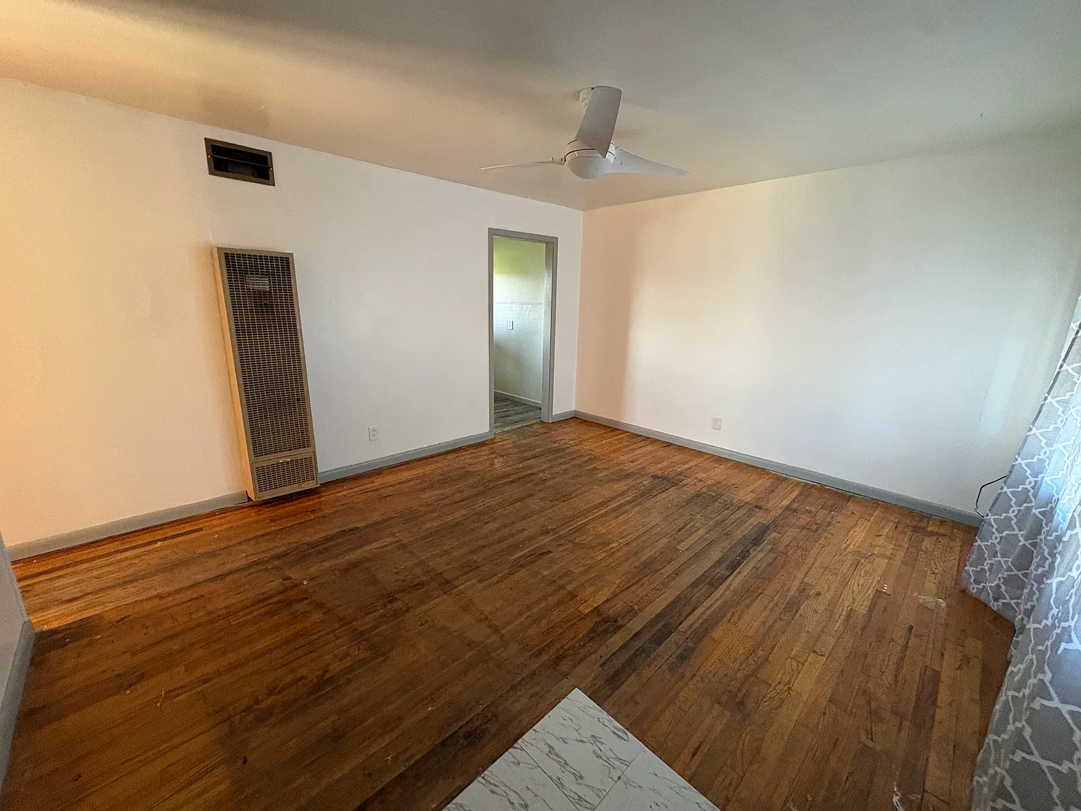 2 bed, 1050 sqft, $1,000 — Photo 1