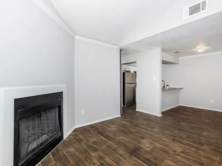 Lamar Place Apartments — Photo 52