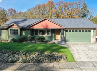 48449 E Meadow Way, Oakridge, OR 97463